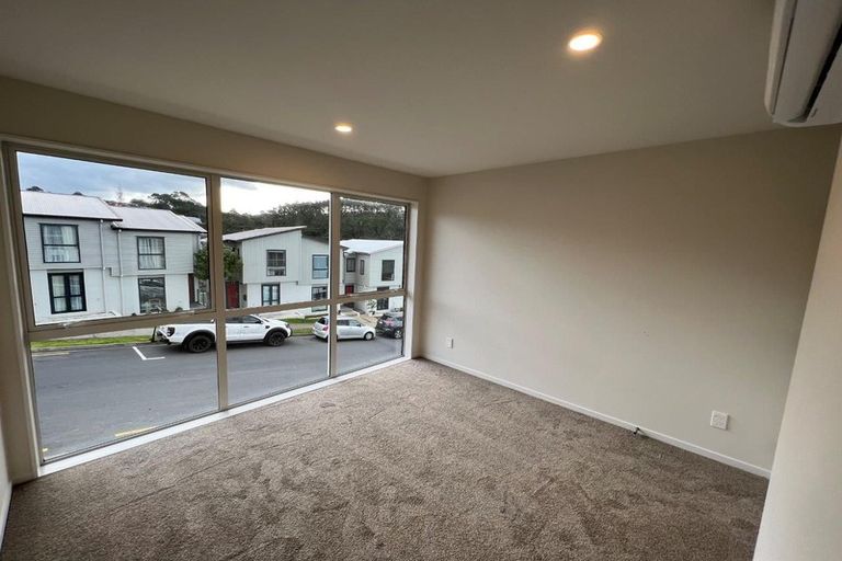Photo of property in 3 Waihou Crescent, Albany Heights, Auckland, 0632