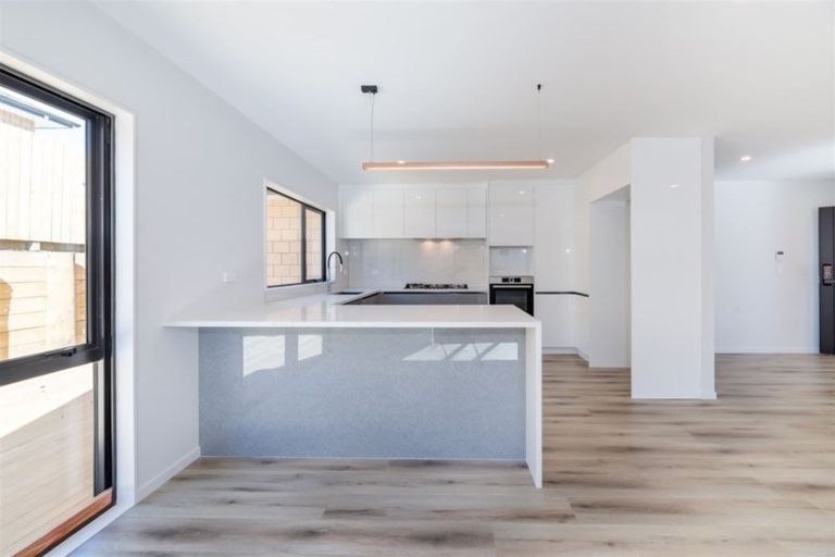 Photo of property in 13 Shibata Rise, Ranui, Auckland, 0612