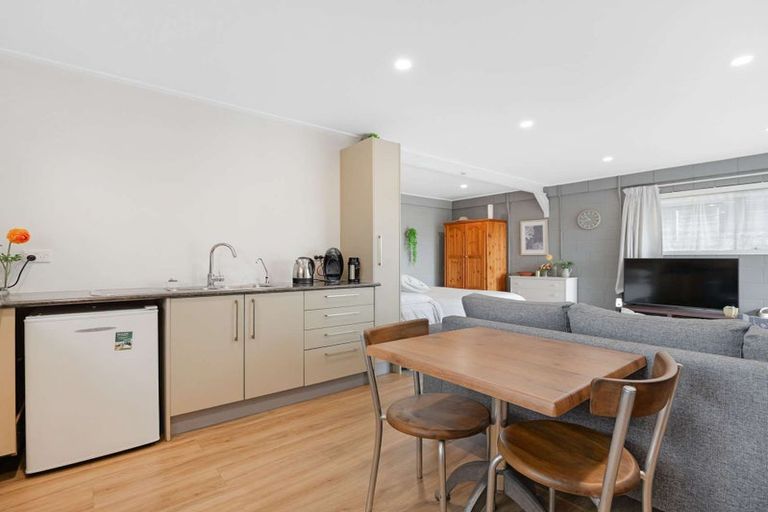 Photo of property in 45 Mountain Road, Western Heights, Rotorua, 3015