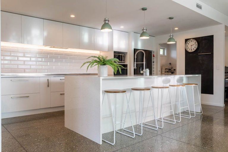 Photo of property in 32a Titoki Road, Waikanae Beach, Waikanae, 5036