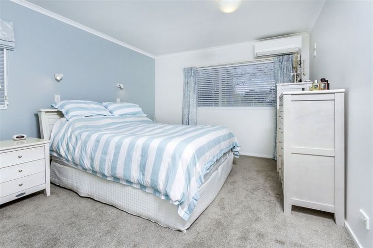 Photo of property in 2/46 Heathcote Road, Castor Bay, Auckland, 0620