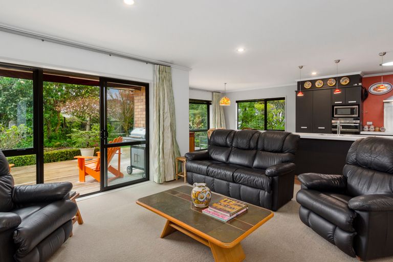 Photo of property in 16 Harbour View Road, Point Wells, Warkworth, 0986