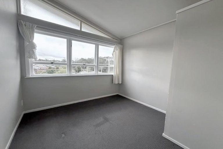 Photo of property in 16 Helena Street, Massey, Auckland, 0614