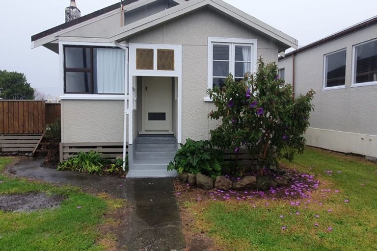 Photo of property in 28 Tarahua Road, Vogeltown, New Plymouth, 4310