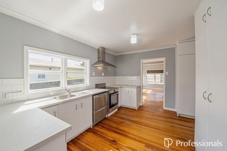 Photo of property in 400 Stokes Valley Road, Stokes Valley, Lower Hutt, 5019