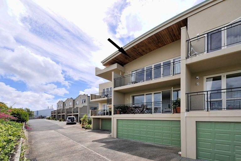 Photo of property in 20/166 Mokoia Road, Chatswood, Auckland, 0626