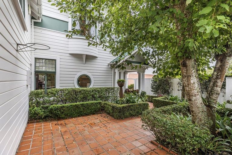 Photo of property in 66 Upland Road, Kelburn, Wellington, 6012