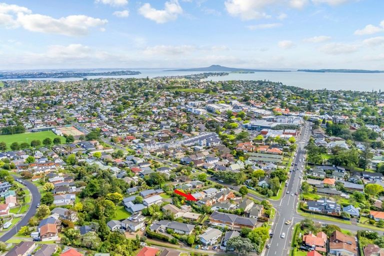 Photo of property in 2/2 Abercrombie Street, Howick, Auckland, 2014