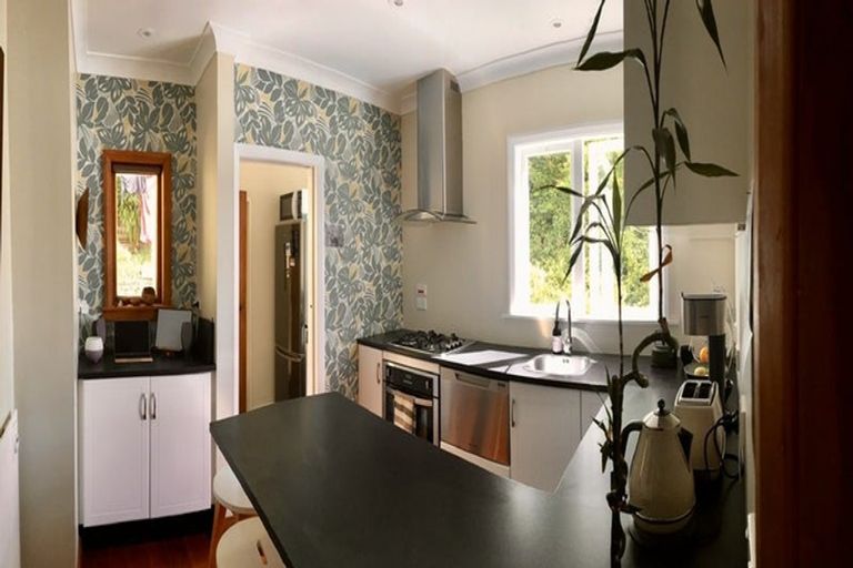 Photo of property in 40 Jackson Street, Island Bay, Wellington, 6023