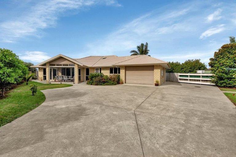 Photo of property in 10 Sea Dune Place, Ruakaka, 0116