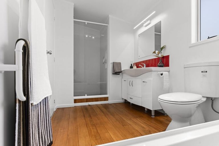 Photo of property in 27 Roy Terrace, Moturoa, New Plymouth, 4310