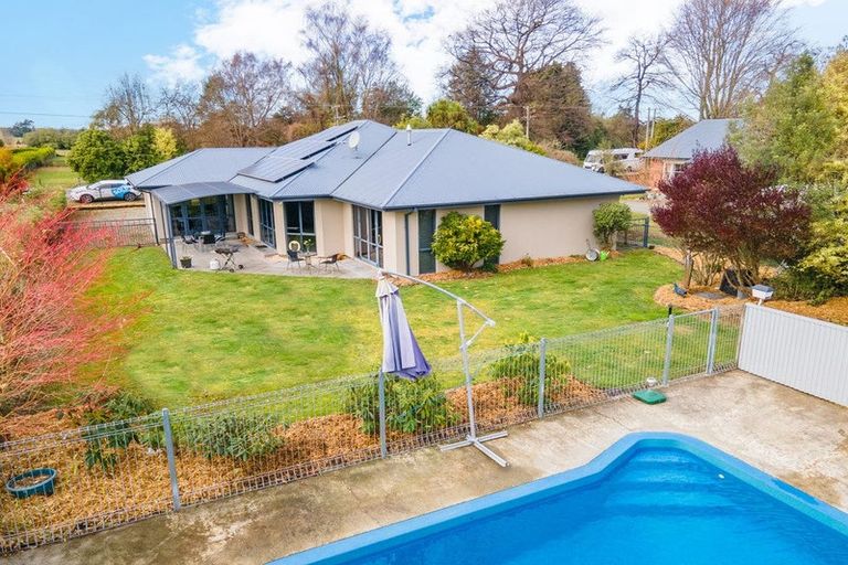 Photo of property in 65 Main North Road, Geraldine, 7930