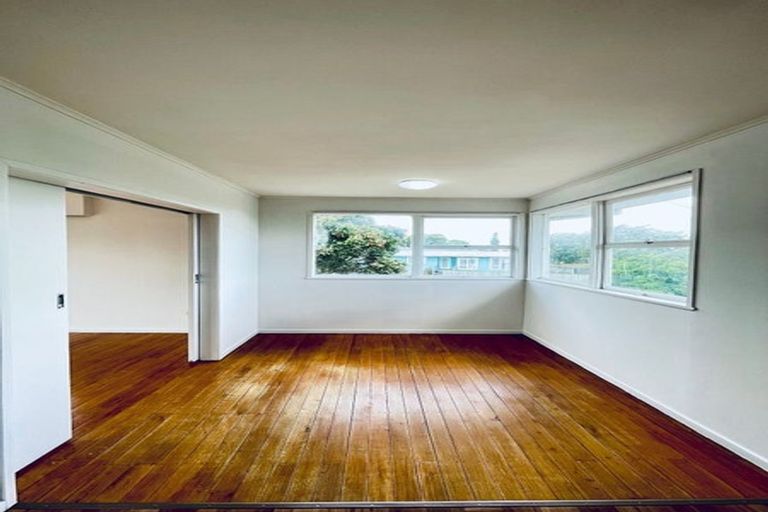 Photo of property in 3 Addison Drive, Glendene, Auckland, 0602