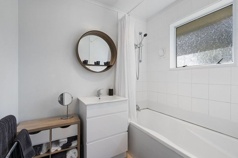 Photo of property in 67 Hartford Crescent, Totara Park, Upper Hutt, 5018