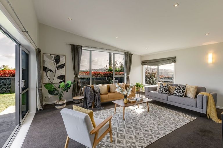 Photo of property in 17 Botany Lane, Whitby, Porirua, 5024