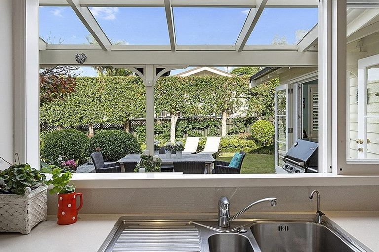 Photo of property in 13 Cameron Street, Takapuna, Auckland, 0622