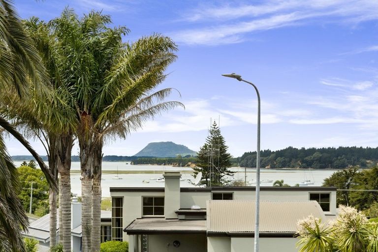 Photo of property in 19 Owen Place, Omokoroa, 3114
