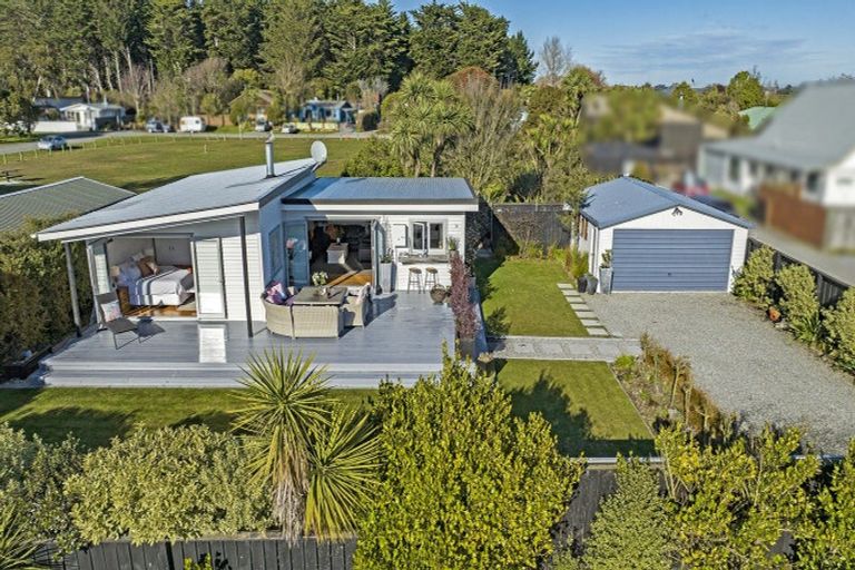 Photo of property in 31 Broadway Avenue, Waikuku Beach, 7473