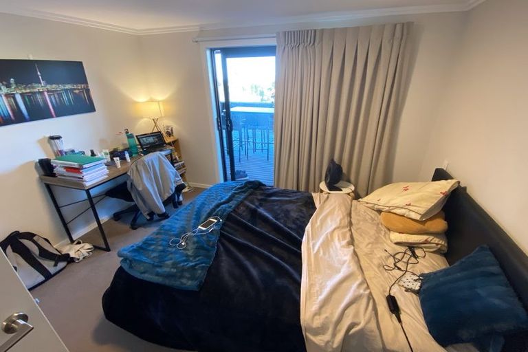 Photo of property in 927 East Coast Road, Northcross, Auckland, 0632