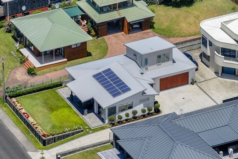 Photo of property in 207a Beach Road, Whangamata, 3620