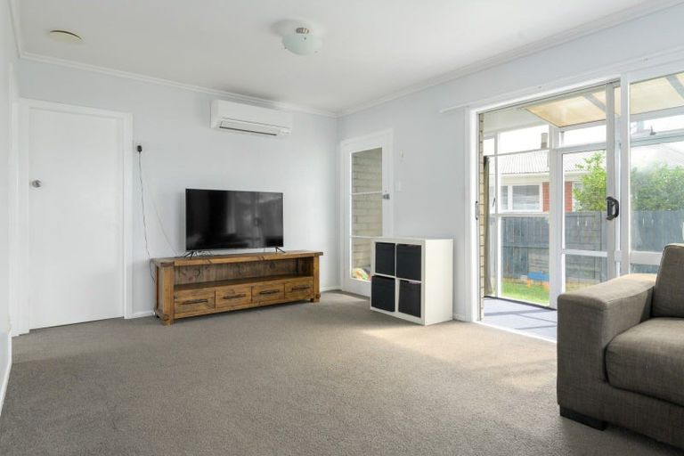 Photo of property in 53 Collins Road, Melville, Hamilton, 3206