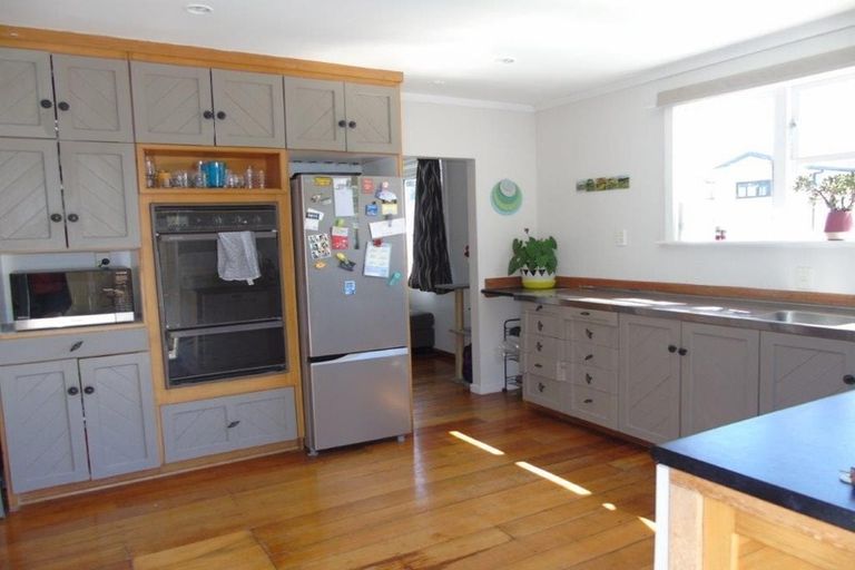 Photo of property in 85 Seddon Street, Naenae, Lower Hutt, 5011