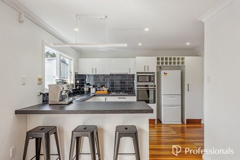 Photo of property in 9 Peel Place, Wainuiomata, Lower Hutt, 5014