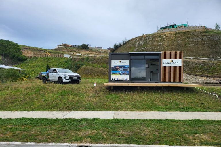 Photo of property in 71 Oak Road, Poraiti, Napier, 4112