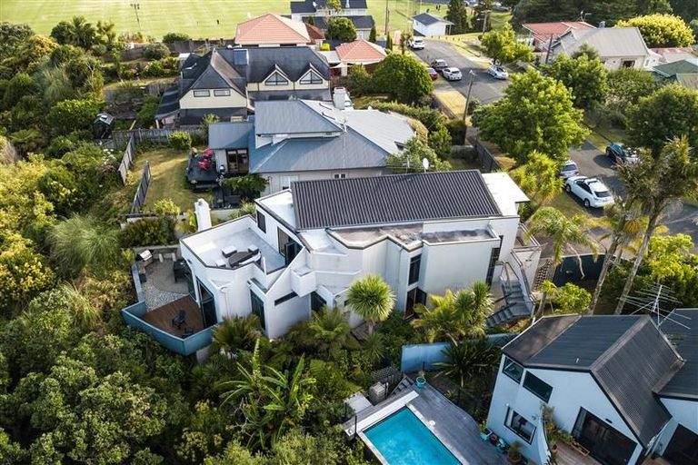 Photo of property in 11 Waimana Avenue, Northcote Point, Auckland, 0627