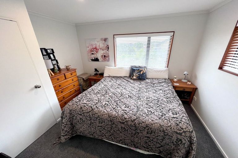 Photo of property in 29 Greenview Lane, Red Beach, 0932