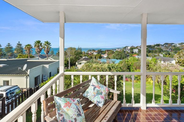 Photo of property in 98 Hebron Road, Waiake, Auckland, 0630