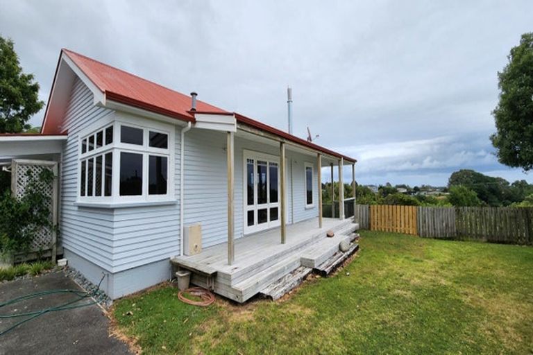 Photo of property in 49 Donnelly Street, Oakura, 4314