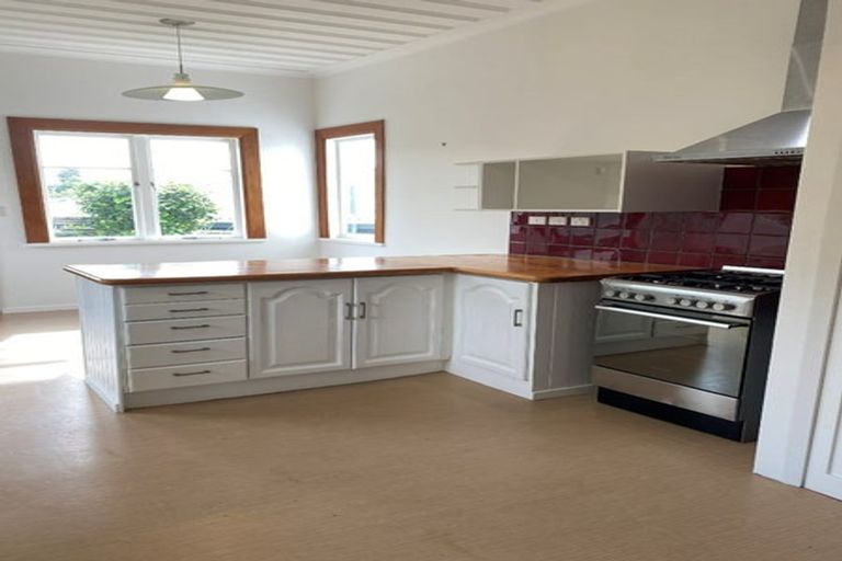 Photo of property in 16 Guys Hill Road, Hospital Hill, Napier, 4110