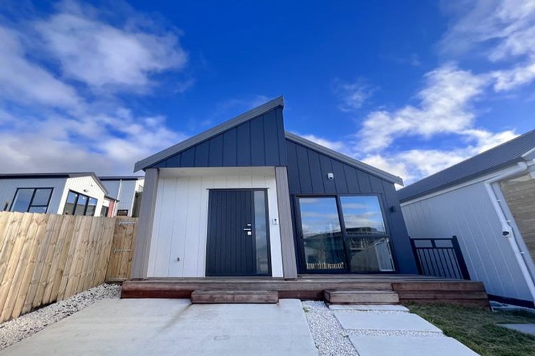 Photo of property in 3 Biokovo Street, Massey, Auckland, 0614