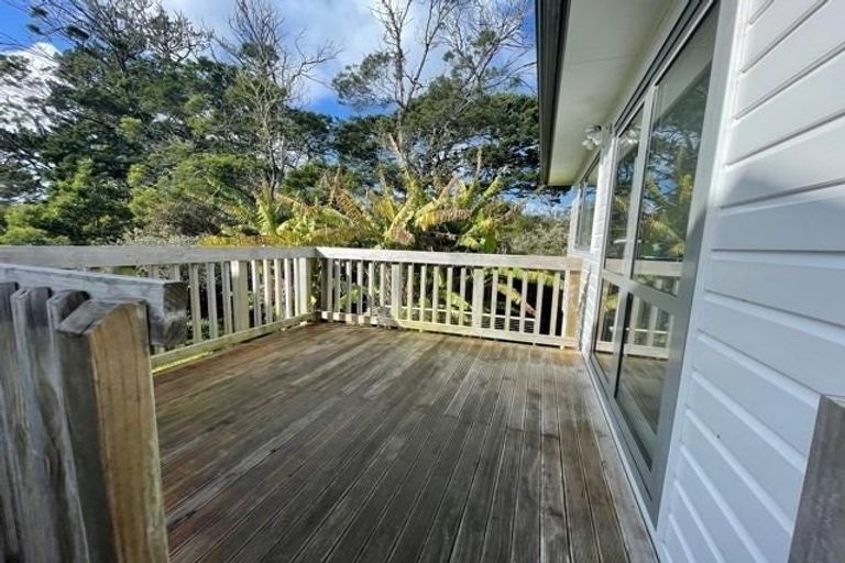 Photo of property in 7 Mirage Place, Beach Haven, Auckland, 0626