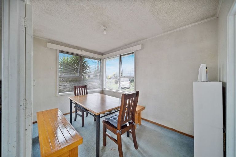 Photo of property in 9 Sutton Avenue, Mangere East, Auckland, 2024