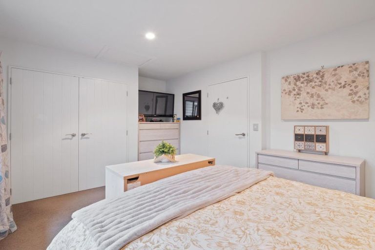 Photo of property in 44 Bottle Lake Drive, Parklands, Christchurch, 8083