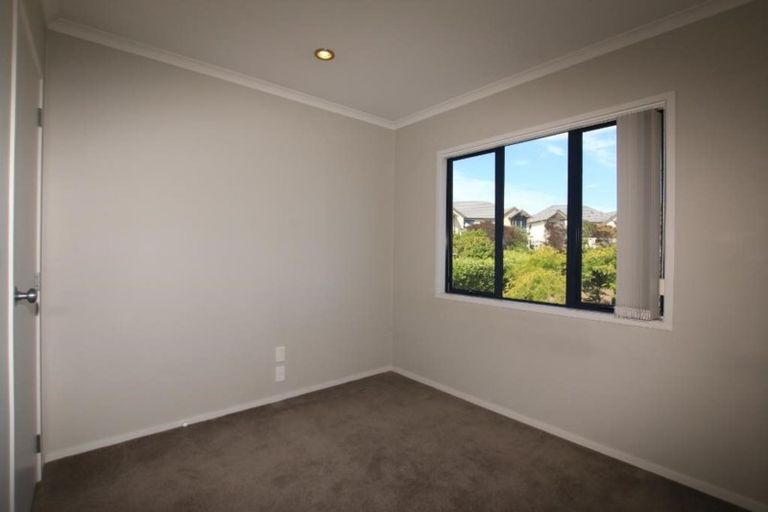 Photo of property in 17 Candlestick Place, Oteha, Auckland, 0632