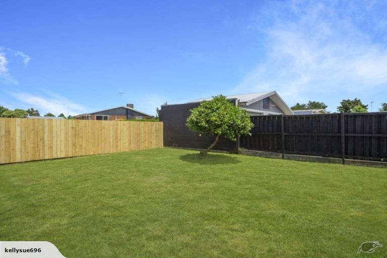 Photo of property in 14 Oakfield Crescent, Pukete, Hamilton, 3200