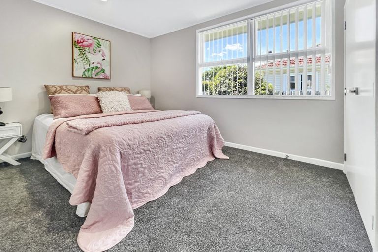 Photo of property in 17 Oxford Road, Manurewa, Auckland, 2102