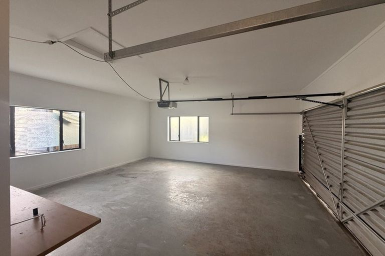 Photo of property in 53 Mirrabooka Avenue, Botany Downs, Auckland, 2010