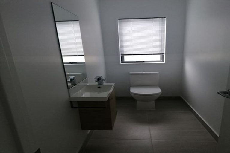 Photo of property in 28 Adlam Lane, Takanini, 2112