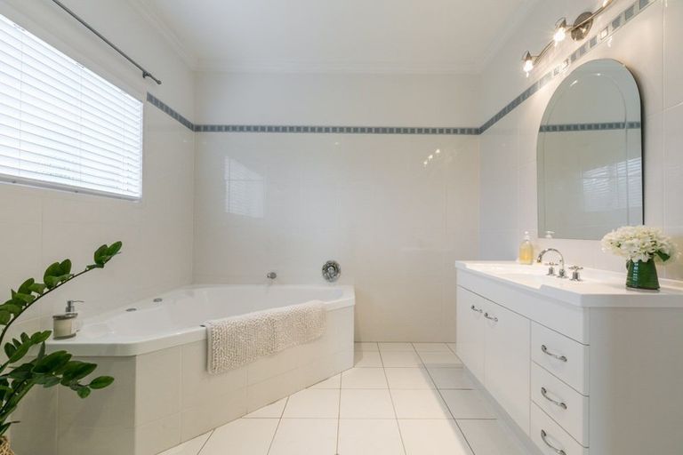 Photo of property in 130 Margaret Avenue, Havelock North, 4130