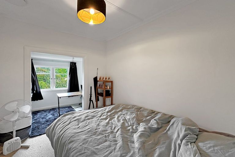 Photo of property in 54 Moana Road, Kelburn, Wellington, 6012