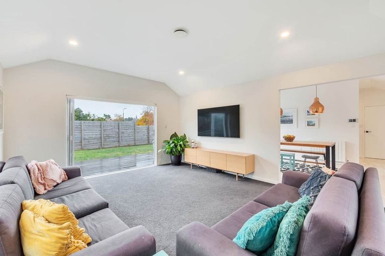Photo of property in 35 Caversham Drive, Torbay, Auckland, 0630
