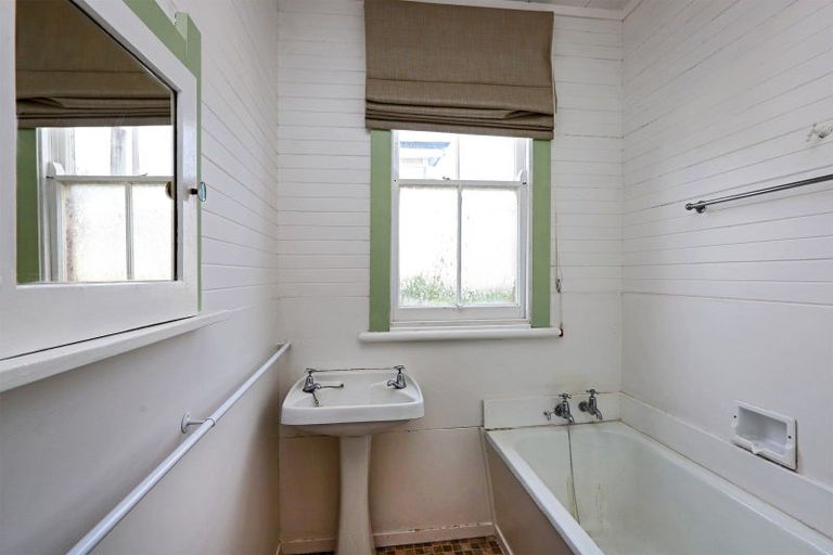 Photo of property in 44 Mcdonald Street, Napier South, Napier, 4110