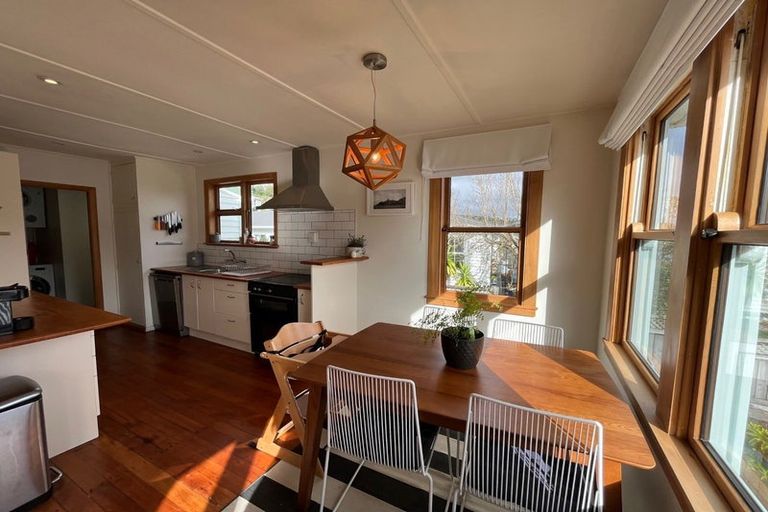 Photo of property in 7 Montgomery Avenue, Karori, Wellington, 6012