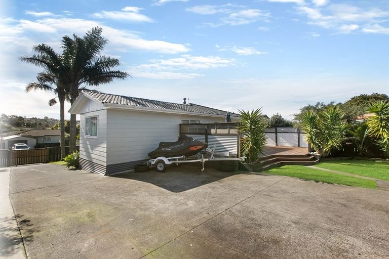 Photo of property in 4 Katrina Place, Massey, Auckland, 0614