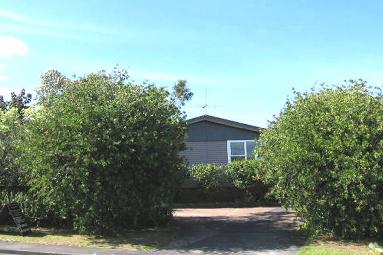 Photo of property in 38 Sycamore Drive, Sunnynook, Auckland, 0620