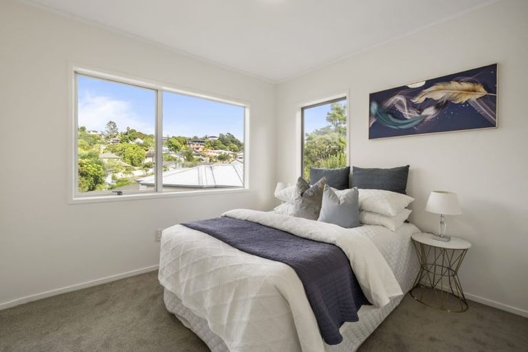 Photo of property in 38 Deverell Place, Northcross, Auckland, 0632